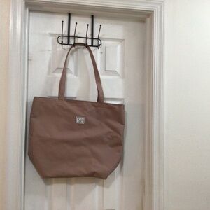 Herschel Classic Tote Supply Co.